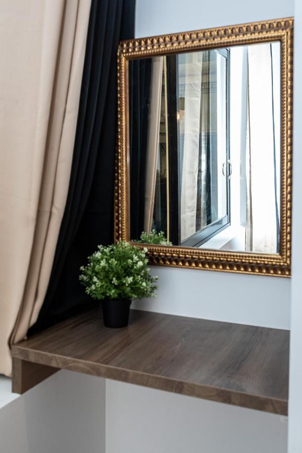 Апартаменты Luxurious Triplex - Marais & Montorgueil Париж Экстерьер фото